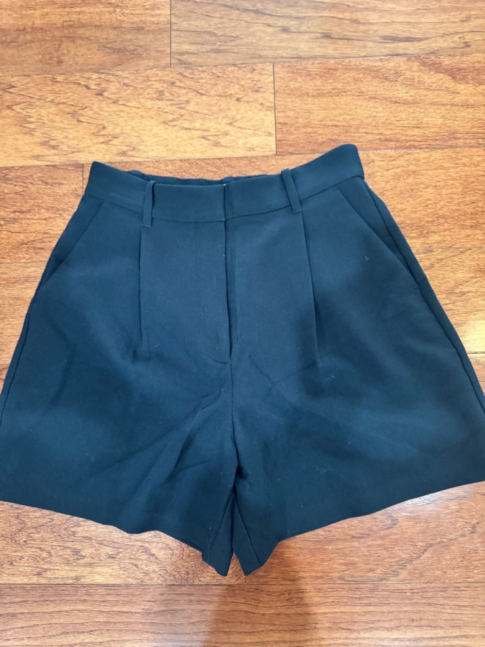 Abercrombie & Fitch Sloane Tailored shorts size small NWOT